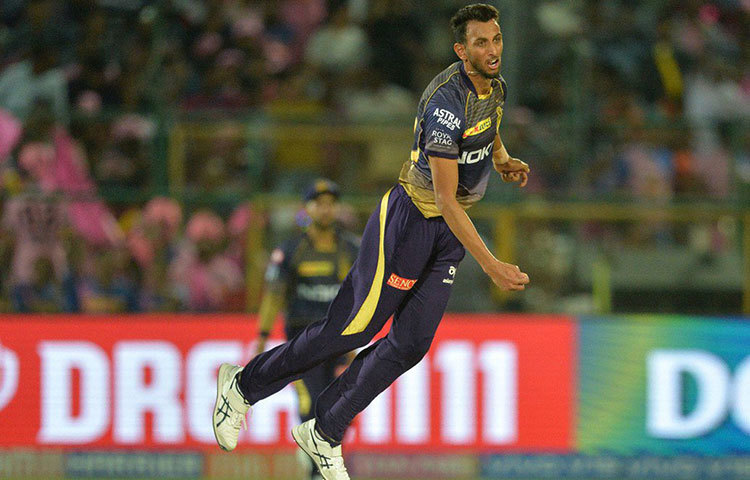 এগারো নম্বরে থাকার কথা প্রসিদ্ধ কৃষ্ণের। আগের চেয়ে অনেক ভালো বল করছেন। গতি আর মানসিকতার জন্য নজর কেড়েছেন তিনি।