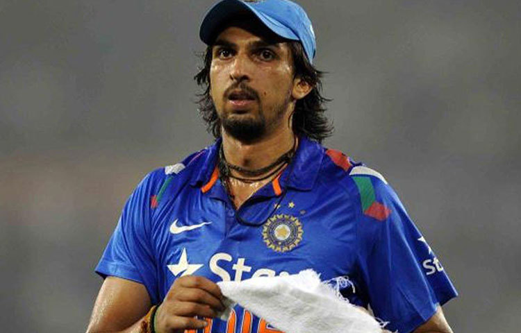 এখনও পর্যন্ত ৮০টি ওডিআই খেলা হয়ে গিয়েছে ইশান্ত শর্মার। ১১৫ উইকেট নিলেও বিশ্বকাপে কখনো খেলা হয়নি তার। ২০১৫ সালে অবশ্য দলে ডাক পেয়েছিলেন। তবে হাঁটুর চোটের জন্য টিম ইন্ডিয়ার হয়ে বিশ্বকাপে খেলা অধরাই থেকে যায় ইশান্তের।