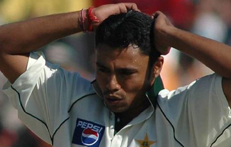 ২০১২ সালে ইংলিশ ক্রিকেট বোর্ড ক্রিকেট থেকে চিরনির্বাসিত করে তাকে।