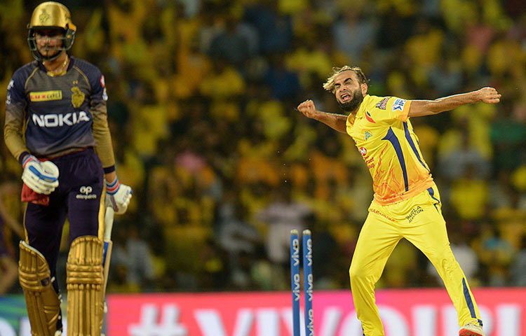 শুভমান গিলের আউট হয়ে যাওয়াটা কফিনে শেষ পেরেক গাঁধার মতোই ছিল। রাসেলের পাশে দাড়ানোর মতো আর কেউ ছিল না সেভাবে।