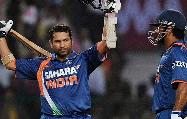 শচীন টেন্ডুলকার: ছ’টি বিশ্বকাপ খেলেছেন শচীন। যার মধ্যে ১৬টি হাফ সেঞ্চুরি এবং ৬টি সেঞ্চুরি রয়েছে। ৪৪টি ইনিংসে তার সংগৃহীত রান ২২৭৮। ব্যাটিং গড় ৫৬.৯৫। ক্রিকেট বিশেষজ্ঞরা বলছেন, বিশ্বকাপে সচিনের যা ট্র্যাক রেকর্ড রয়েছে, তার পরেও এই তালিকা থেকে বাদ পড়াটা সত্যিই আশ্চর্যজনক।