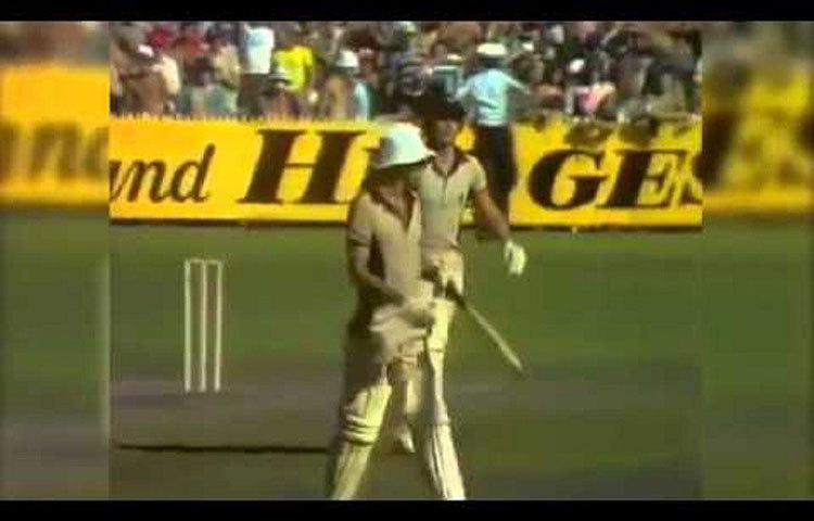 নিউজিল্যান্ড ব্যাটসম্যান ম্যাককেনি ওই বলে খেলতে পারেননি যার ফলে ম্যাচটি জিতে যায় অস্ট্রেলিয়া। কিন্তু তারপর থেকে ওয়ানডে ক্রিকেটে আন্ডার আর্ম বল নিষিদ্ধ করা হয়।