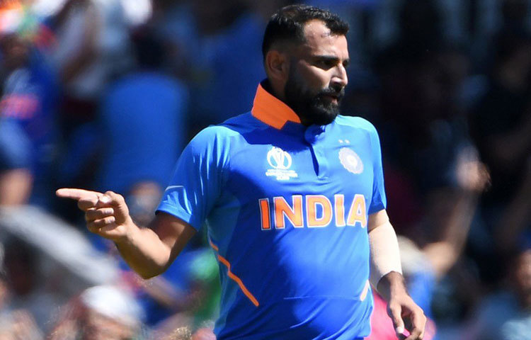 মহম্মদ শামি: ভারতের এই ‘স্পিড স্টার’কে ওয়েস্ট ইন্ডিজ সফরে নিয়ে যাওয়া নিশ্চিত। কারণ বিশ্রাম দেয়া হতে পারে যশপ্রীত বুমরাহকে। তাই এই দলে অভিজ্ঞ শামি দলের বড় ভরসার জায়গা।