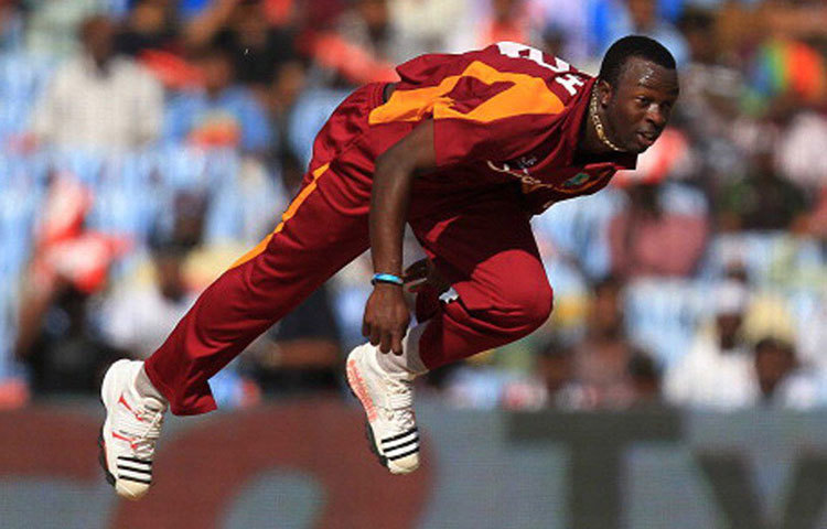 কেমার রোচ: এই মুহূর্তে ওয়েস্ট ইন্ডিজের অন্যতম সেরা বেলার বলা চলে। ৮০টি ম্যাচ খেলা রোচের দখলে ১১০টির বেশি উইকেট রয়েছে।