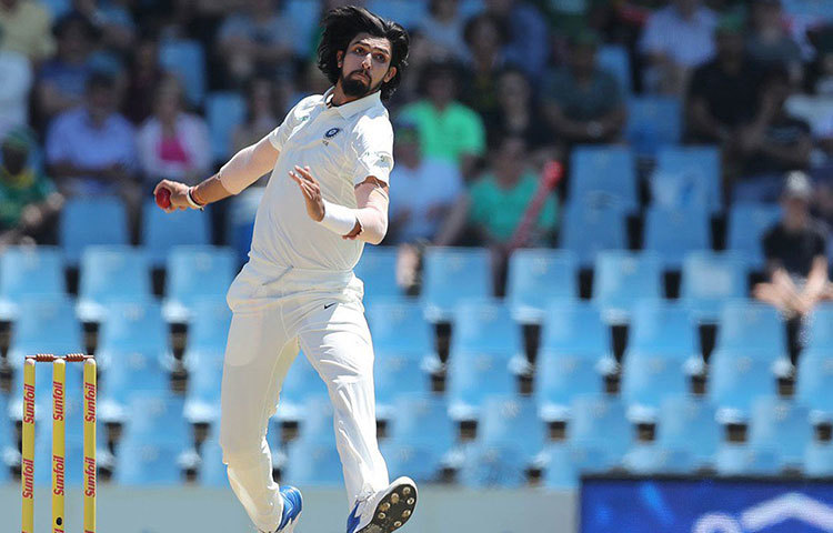 ইশান্ত শর্মা: টেস্ট দল নির্বাচন মানেই কিছু নাম ফিরে আসবেই। তাদের মধ্যে ইশান্ত অন্যতম। ভারতীয় টেস্ট দল থেকে তাকে বাদ দেয়া অসম্ভব।