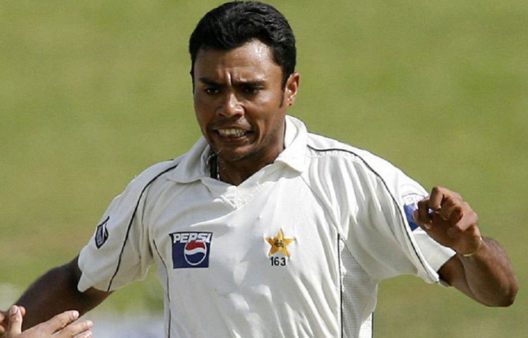 ম্যাচ ফিক্সিং কাণ্ডে জড়িয়ে ক্যারিয়ার শেষ করে ফেলা কানেরিয়া পাকিস্তানের হয়ে ১৮টি ওয়ানডে খেলে ১৫টি উইকেট নেন। গড় ছিল ৪৫-এর উপর।