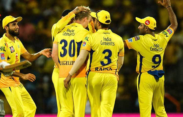 টসে জিতেই এ দিনের ম্যাচের অর্ধেকটা জিতে গিয়েছিলেন ধোনি। চিপকের পিচে প্রথমে ব্যাট করে টার্গেট সেট করাটা খুব বড় চ্যালেঞ্জ। বোসেই পিচে নাইটদের মাত্র ১০৮ রানে বেঁধে ফেলে বেশির ভাগ কাজ সেরে রাখেন মাহিরা।