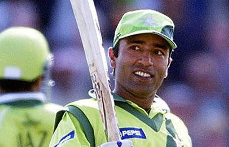 সইদ আনোয়ার: নব্বইযের দশকের বিশ্বের অন্যতম সেরা বাঁ-হাতি ওপেনার। আমির সোহেলের সঙ্গে আনোয়ারের ওপেনিং জুটি সেই সময় ত্রাস ছিল অনেক দলের কাছেই। ১৯৯৬, ’৯৯ এবং ২০০৩-এর বিশ্বকাপ খেলেছেন আনোয়ার। ২১ ম্যাচে মোট ৯১৫ রান করেন। সর্বোচ্চ রান অপরাজিত ১১৩। ১৯৯৭-এ উইজডেনের বিচারে বর্ষসেরা ক্রিকেটার নির্বাচিত হন।