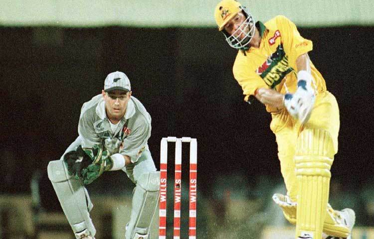 ১৯৯৬ বিশ্বকাপ স্মরণীয় মার্ক ওয়ার জন্য। মোট ৪৮৪ রান করেন মার্ক। ফাইনালে অরবিন্দ ডি’সিলভার বল হাতে তিন উইকেট ও ব্যাট করতে নেমে অনবদ্য শতরানের অলরাউন্ড পারফরম্যান্সে ভর করে ইতিহাস রচনা করে শ্রীলঙ্কা। ডি’ সিলভা স্মরণীয় হয়ে রয়েছেন। মার্ক ওয়া নিজের সেরাটা উজাড় করে দিলেও তিনি স্মৃতির অতলে তলিয়ে গিয়েছেন।