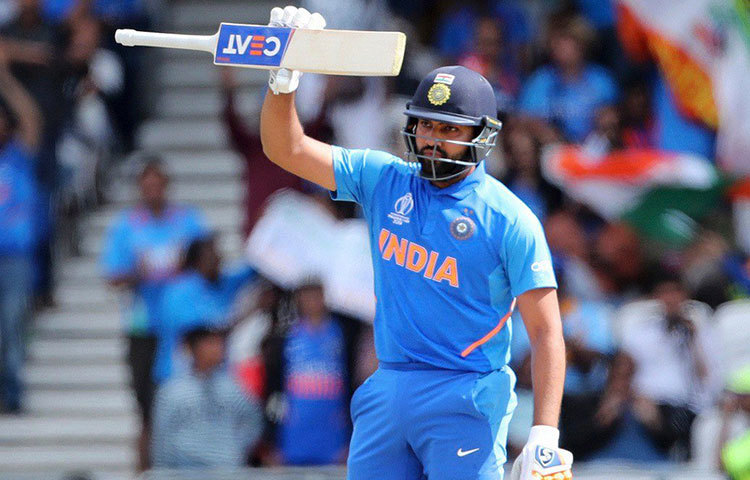 সবচেয়ে বেশি রান: রোহিত শর্মা- স্বপ্নের ফর্মে রয়েছেন ভারতীয় ওপেনার। এক বিশ্বকাপে পাঁচ সেঞ্চুরি করে বিশ্বরেকর্ড করেছেন। আট ম্যাচে আট ইনিংসে এখন পর্যন্ত রান ৬৪৭। শেষ চারে এবার প্রতিপক্ষ নিউজিল্যান্ড। বিশ্বকাপে সর্বাধিক রানের শচীনের রেকর্ড থেকে মাত্র ২৬ রান দূরে রয়েছেন ভারতের এই ‘হিটম্যান’।