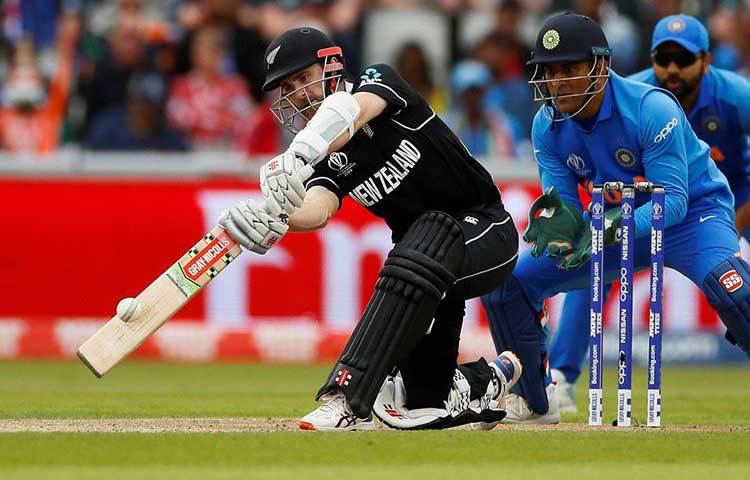 ম্যাঞ্চেস্টারের এই পিচে ২৪০ রানও যে পাহাড়প্রমাণ হয়ে দাঁড়াবে তা আন্দাজ করা যাচ্ছিল। দ্বিতীয় দিনে নিউজিল্যান্ডের করা ২৩ বলে ২৮ রান বিপদ আরও বাড়িয়ে দিল।