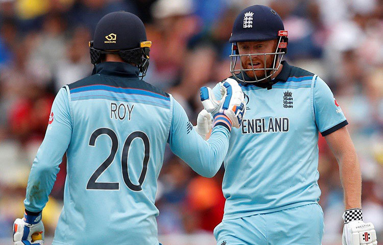 শুরুতেই ফর্মে থাকা জেসন রয় ও আক্রমণাত্মক জনি বেয়ারস্টো ব্যাট হাতে ম্যাচ নিজেদের দিকে নিয়ে চলে আসতে পারদর্শী। তাঁদের বিধ্বংসী জুটি মনে করাচ্ছে গিলি-হেডেনকে। এই বিশ্বকাপে ১০ ম্যাচে বেয়ারস্টোর রান ৪৯৬ এবং ৭ ম্যাচে জেসন রয়ের ৪২৬ রান তাদের ফর্মের প্রমাণ দিচ্ছে।