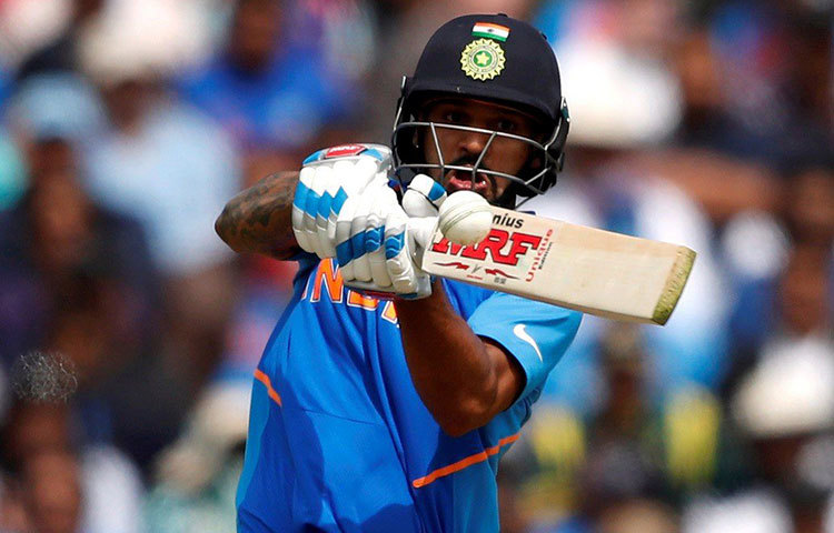 শিখর ধাওয়ান: দুটো ম্যাচ খেলেই বিশ্বকাপ থেকে ছিটকে যেতে হয়েছিল। তিনি সুস্থ হয়ে উঠেছেন, এমনটাই মনে করা হচ্ছে। তবে নতুন ওপেনার তৈরি রাখার জন্য ঘুরছে পৃথ্বী শ-এর নাম। যদিও কোমরের চোটে ভুগছেন তিনিও। নির্বাচকরা কাকে বেছে নেবেন, সেটাই দেখার।