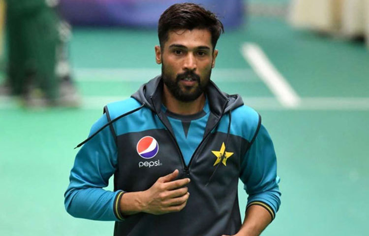 দেশের জার্সিতে ৩৬টি টেস্ট খেলেছেন আমির। পেয়েছেন ১১৯টি উইকেট। টেস্ট ক্রিকেটে যে তিনি ব্যর্থ, এমনটা বলা যাবে না। তাহলে কেন হঠাত অবসরের সিদ্ধান্ত! পাকিস্তান ক্রিকেটে গুঞ্জন চলছে।