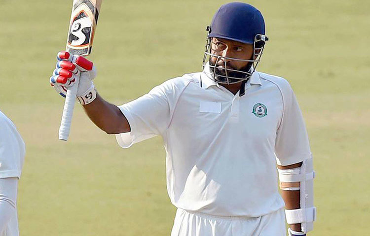 ওয়াসিম জাফর: প্রথম শ্রেণির ক্রিকেটে ১৯,১৪৭ রান করেছেন। রয়েছে ৫৭টি সেঞ্চুরিও। গড় ৫১.১৯। কিন্তু আন্তর্জাতিক ক্যারিয়ারে খেলেছেন মাত্র ৩১টি টেস্ট। ২০০০ সালে অভিষেক ঘটলেও সেই বছর খেলেন মাত্র দু’টি ম্যাচ। সেভাবে দাগ কাটতে পারেননি তিনি।