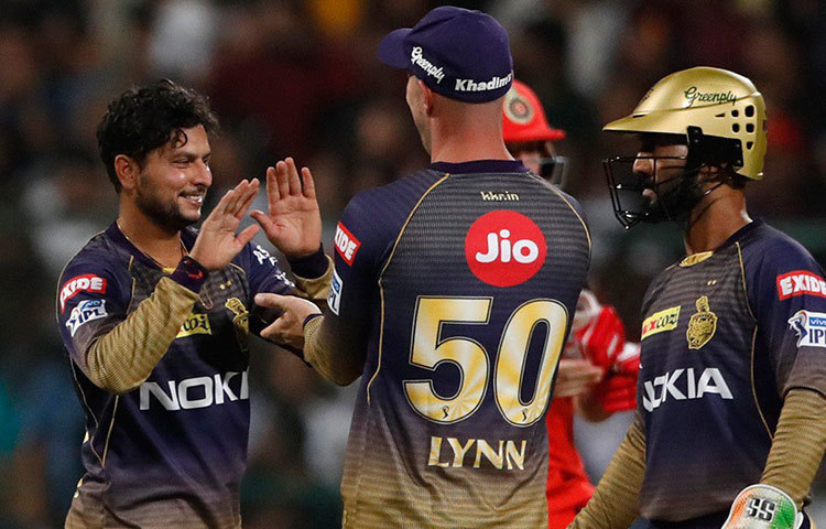 কুলদীপের উইকেট পাওয়ার ক্ষমতায় কেমন যেন ধাক্কা লেগেছে। যা শুধু কেকেআরকে নয়, বিশ্বকাপের আগে ভারতকেও চিন্তায় রাখবে।