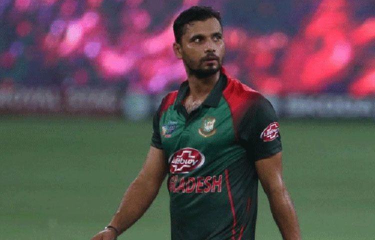 বাংলাদেশ: মাশরাফি বিন মর্তুজা।