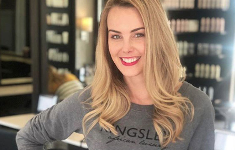 দক্ষিণ আফ্রিকার স্টেলেনবচ বিশ্ববিদ্যালয় থেকে আইনে স্নাতক হয়ে তিনি উইটওয়াটারস্র্যান্ড বিশ্ববিদ্যালয় থেকে সাংবাদিকতায় স্নাতকোত্তর পাশ করেন।