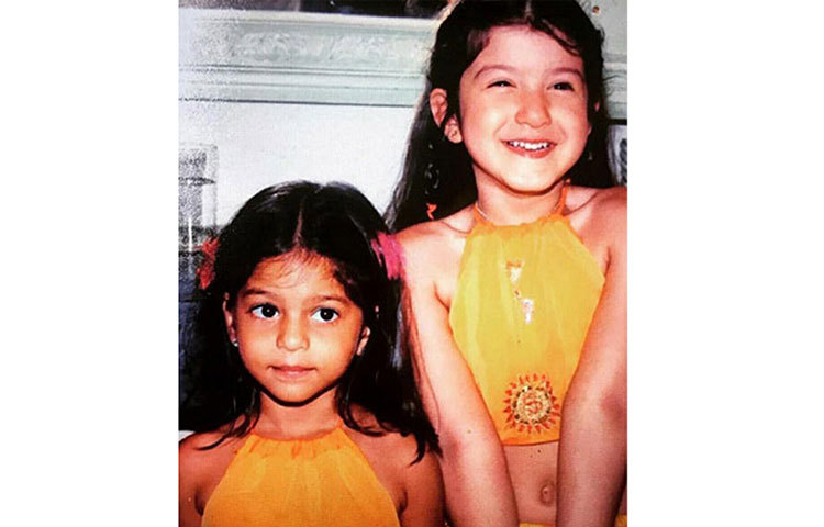 সঞ্জয় কাপুরের মেয়ে শানায়ার সঙ্গে ছোট থেকেই বেশ ভালো বন্ধুত্ব সুহানার।