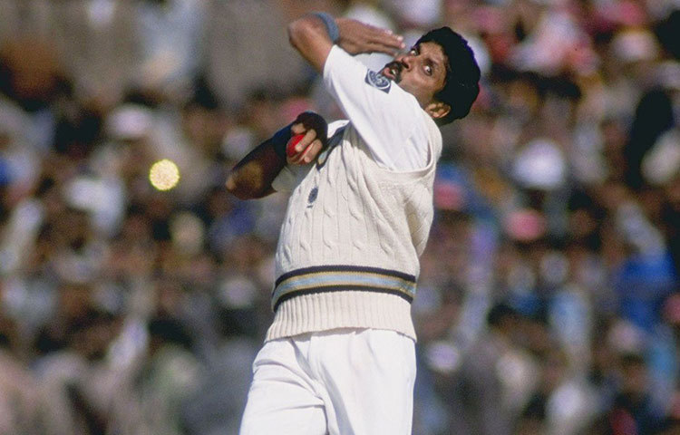 ভারতের বিশ্বকাপ জয়ী অধিনায়ককে ১৯৯২ সালের বিশ্বকাপে জিম্বাবুয়ের বিরুদ্ধে ব্যাট হাতে ওপেন করতে দেখা যায়। যদিও ১৪ বলে ১০ করেই ফিরতে হয় তাকে। সেই ম্যাচেই বল হাতেও শুরু করেন তিনি। বৃষ্টি বিঘ্নিত ম্যাচে চার ওভার বল করে দিয়েছিলেন মাত্র ছয় রান।