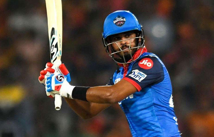 তিন নম্বরে অবশ্যই দেখা যাবে দিল্লি ক্যাপ্টেন শ্রেয়স আইয়ারকে। এবারের আইপিএলে ১৪ ম্যাচে ৯টিতেই জিতেছে দিল্লি। অধিনায়ক হিসাবে শুধু নয়, নিজের ব্যাটিং দিয়েও তারিফ কুড়িয়েছেন শ্রেয়স। কোচ রিকি পন্টিংও বেশ পছন্দ করেন তাকে।