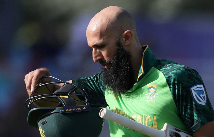 হাশিম আমলা: এই আফ্রিকান ওপেনার এক সময় ছিলেন দলের সেরা এবং সবচেয়ে ভরসার ব্যাটসম্যান। কিন্তু এবারের বিশ্বকাপে সেই ভরসা যোগাতে একেবারেই ব্যর্থ তিনি। বার বার ওপেনারদের খারাপ ফর্ম ভুগিয়েছে দক্ষিণ আফ্রিকাকে।