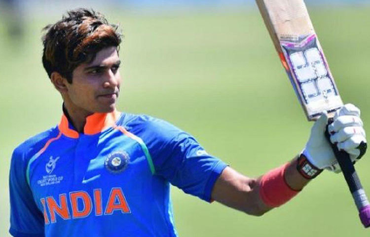 শুভমান গিল: পাঞ্জাবের এই তরুণ ব্যাটসম্যানকে এবার দেখে নেয়ার পালা। মিডল অর্ডারে এবারের দলে বেশ কিছু নতুন মুখের মধ্যে উল্লেখযোগ্য গিল। তার খেলার ধরন এখনই বেশ নজর কেড়েছে ক্রিকেটমহলে।