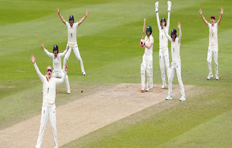 মহিলা বিশ্বকাপের যোগ্যতা নির্ণায়ক জন্য খেলা চলছিল বারমুডা এবং দক্ষিণ আফ্রিকার। মাত্র ১৩ রানে শেষ হয়ে যায় বারমুডার প্রথম ইনিংস। এর মধ্যে ১০ রান আবার অতিরিক্ত হিসেবে হয় ও তিন রান হয় সিঙ্গলস হিসেবে। এই তিন রান নেন তিন আলাদা খেলোয়াড়।