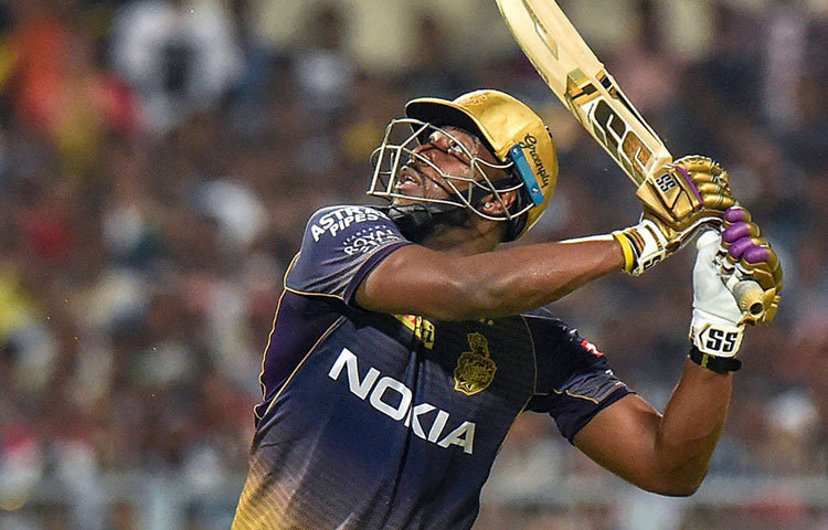 যাতে রাসেল খোলা মনে বড় শট খেলতে পারেন, সে জন্য তাকে চাপ মুক্তভাবে খেলতে দেওয়া উচিত। তা হলে দলেরই লাভ। দিল্লির ম্যাচে একদম শেষ ওভারগুলোতে রাসেল থাকলে কেকেআরের রান আরও অনেকটা বেশি উঠত। চেন্নাইয়ের বিরুদ্ধে সেই বিষয়টা মাথায় রাখতে হবে কার্তিককে।