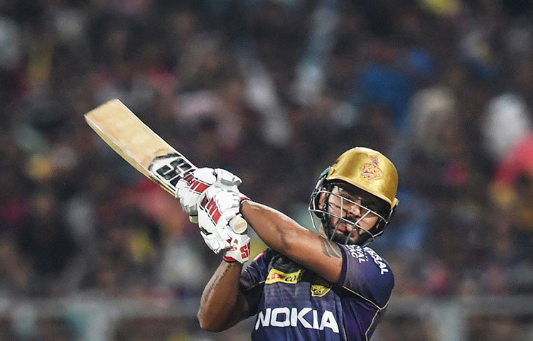 চার নম্বরে নামতে পারেন নীতীশ রাণা। তিনি ব্যর্থ হলে দল সমস্যায় পড়েছে। মাথা ঠান্ডা হওয়ায় মুম্বাইয়ের বোলারদের সঙ্গে পাল্লা দেওয়ার ক্ষমতা রাখেন, প্রয়োজনে নারাইনের বদলে তিনি ওপেন করতেও পারেন।