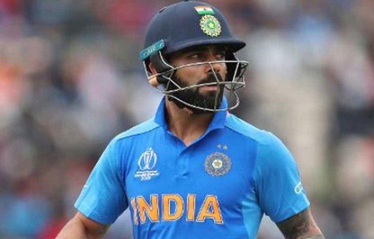 বিশ্বকাপের প্রথম ম্যাচে খুব একটা রান করতে পারেননি কোহলি। মাত্র ১৮ রান করেছিলেন। তবে দ্বিতীয় ম্যাচে দুর্র্ধষ খেলেছেন তিনি। অস্ট্রেলিয়ার বিরুদ্ধে ৭২ বলে ৮২ রান করেছেন। তাই তিন নম্বরে থাকবেন বিশ্বের অন্যতম সেরা এই ব্যাটসম্যান।