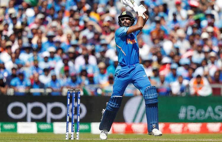 বিরাটের সঙ্গে ধোনির পার্টনারশিপ সুযোগ করে দেয় হার্দিক পাণ্ডেকে খোলা মনে খেলতে। তার ৩৮ বলে ৪৬ রানের গুরুত্বপূর্ণ ইনিংস ভারতকে ২৫০ রানের গণ্ডি  টপকাতে সাহায্য করে।