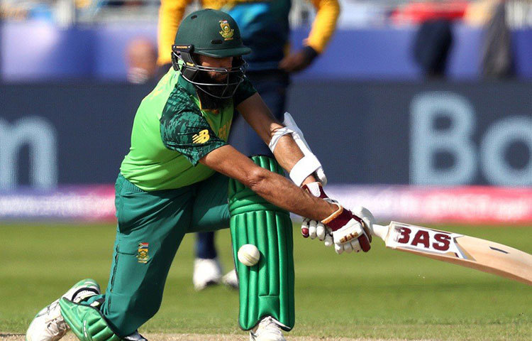 এবারের বিশ্বকাপে ৭ ইনিংসে আমলার সংগ্রহ মাত্র ২০৩ রান, স্ট্রাইক রেট ৬৪.৮৬। আমলা ধিরে শুরু করলেও পরে রান তুলে নিতে পারেন। কিন্তু এবারের বিশ্বকাপে সেই কাজটাই করতে পারেননি তিনি।