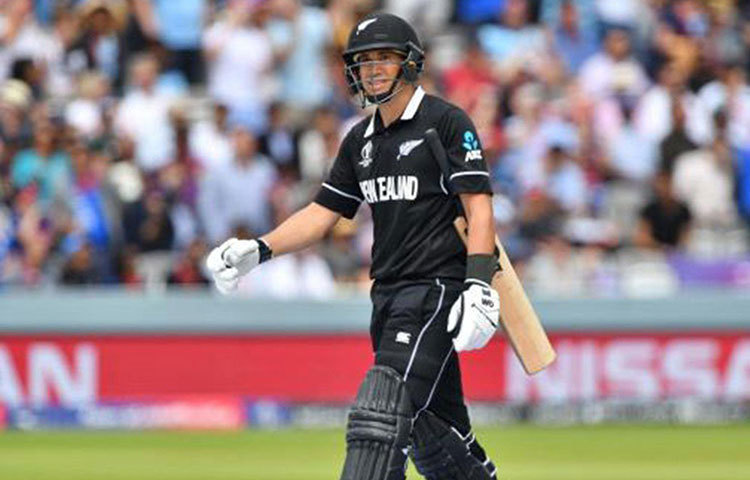 রস টেলর: ভারতের চার নম্বর পজিশন নিয়ে এখনও সমস্যা দূর হয়নি। নিউজিল্যান্ডের তারকা টেলর চার নম্বরে ভালো ব্যাট। ২০২৩ ক্রিকেট বিশ্বকাপে তার খেলার সম্ভাবনা নেই বললেই চলে।