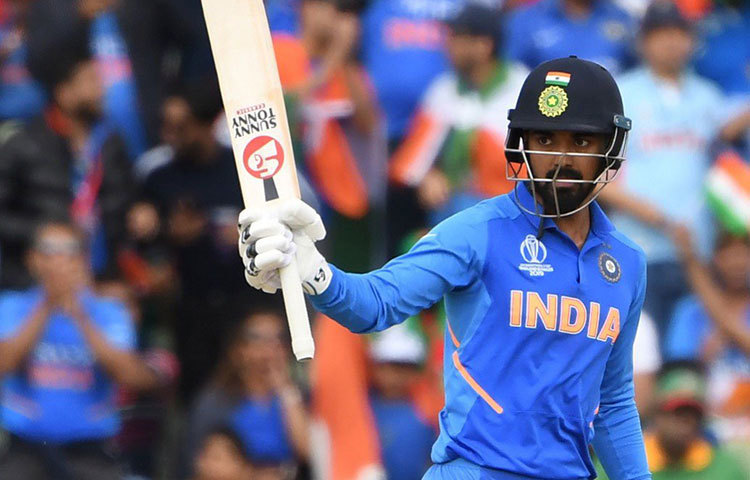 লোকেশ রাহুল: ওপেনার হিসেবে এবং মিডল অর্ডারে বিশ্বকাপে খেলেছেন রাহুল। তার প্রতিভা নিয়ে কোনো সংশয়ই নেই। তবে ক্রিজে জমে যাওয়ার পরে উইকেট দিয়ে আসার প্রবণতা রয়েছে। ওয়েস্ট ইন্ডিজ সফরে রাহুল কেমন খেলেন, সেটাই দেখার।