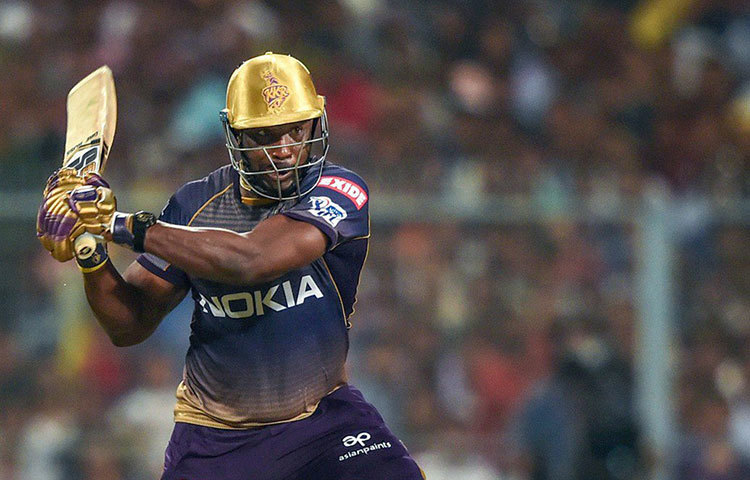 ৪৪ রানেই পাঁচ উইকেট পড়ে যায় নাইটদের। নবম ওভারেই মাঠে নামতে বাধ্য হন রাসেল। ফলে তিনি তার পরিচিত আক্রমণাত্মক ব্যাটিং করতে পারেননি।