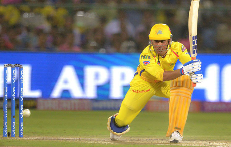 চেন্নাইয়ের বড় ভরসা অধিনায়ক ধোনি এবং সুরেশ রায়না। বেশ কয়েকটা ম্যাচে শেষ দিকে একাই দলকে টানতে দেখা গিয়েছে মিস্টার কুলকে। ধোনিকে আটকানোর চেষ্টা করতেই হবে কেকেআরকে। সে ক্ষেত্রে তুরুপের তাস হয়ে উঠতে পারেন কুলদীপ যাদব।