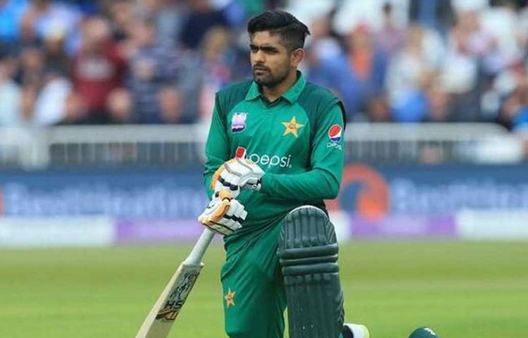 টি-টোয়েন্টিতে দ্রুততম হাজার রানের রেকর্ড বিরাট কোহলির থেকে ছিনিয়ে নিয়েছেন পাকিস্তানের বাবর আজম। প্রথম থেকেই তিনি মিডল অর্ডারেই রয়েছেন। ওয়ান ডে ক্রিকেটে তার গড় রান ৫০ এবং স্ট্রাইক রেট ৮৬.১৫। আমাদের দলের ৪ নম্বর তিনিই।
