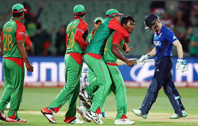 পরের বিশ্বকাপেও ফের ইংল্যান্ডকে হারায় বাংলাদেশ। অ্যাডিলেডে আগে ব্যাট করে ২৭৫ রান করেন মাশরাফি বাহিনী। ইংল্যান্ড ৪৮.৩ ওভারে ২৬০ রানেই ইনিংস শেষ হয়ে যায় ইয়ন মর্গ্যানদের। সে ম্যাচে ১৩৮ বলে ঝকঝকে ১০৩ রান করে সেরার সম্মান পান মাহমুদ্দুলাহ রিয়াদ।