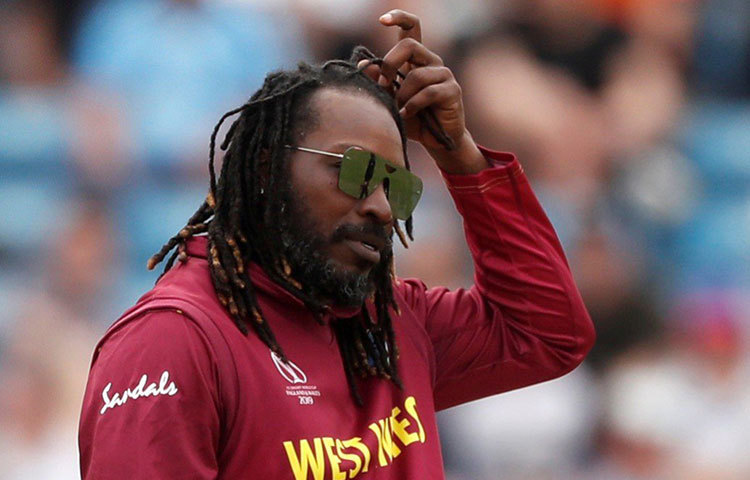 ক্রিস গেইল: বলাই যায় এটাই তার শেষ বিশ্বকাপ। চার বছর পর তার পক্ষে খেলা চালিয়ে যাওয়া বেশ কঠিন। মনে করা হচ্ছিল, এবারের বিশ্বকাপটা নিজের নামে করতে চাইবেন ইউনিভার্স বস। টিম হিসেবে ওয়েস্ট ইন্ডিজকে এবারে কেউ বিশ্বকাপের দাবিদার মনে না করলেও আশা ছিল গেলকে নিয়ে।