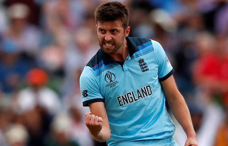 আর্চারকে যোগ্য সঙ্গ দিচ্ছেন মার্ক উড। ইতিমধ্যেই তার শিকার ১৭টি উইকেট। এই বিশ্বকাপে ইংল্যান্ডের জোড়া গতি নাভিশ্বাস তুলেছে বহু দলের। ফাইনালেও যে তারা লর্ডসে আগুন ঝড়াবেন, তা বলাই বাহুল্য।