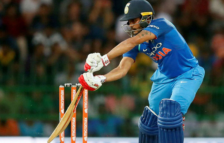 মনীশ পান্ডে: পুরনো রোগ এখনও রয়ে গিয়েছে মণীশের। ভাল শুরু করেও ফিরতে হয়েছে কাল। আজও তিনি সুযোগ পাবেন ধরে নেওয়া যায়। তবে তারা জায়গায় সুযোগ পেতে পারেন শ্রেয়াস আইয়ারও।