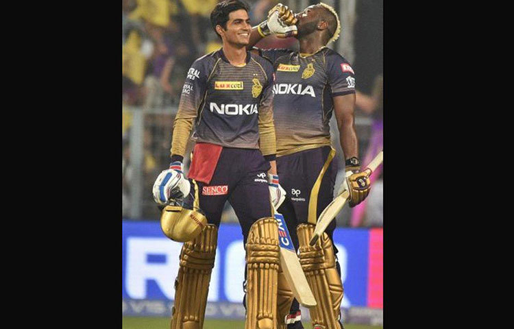 শুভমন গিল: ছয় নম্বরে নামার কথা শুভমন গিলের। আইপিএলের প্রথম ম্যাচে পর পর দুটি ছয় মেরে দলকে জয়ের পথ দেখিয়েছেন তিনি। চাপের মুখে দলতে জেতানোর ক্ষমতাও রাখেন।