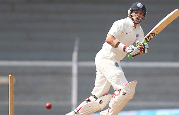 রাজস্থানের হয়ে তিনি রঞ্জি খেলতেন। ২০১৩ ডিসেম্বরে রাজ্যের হয়ে শেষ ম্যাচ খেলেছেন। শেষ ম্যাচে ২০৭ বলে ৫২ রান করেছিলেন তিনি।