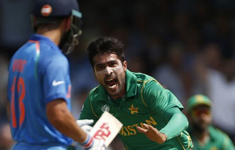 মহম্মদ আমির: পাকিস্তানের বাঁ-হাতি বোলারটি খেলে ফেলেছেন পঞ্চাশটি একদিনের ম্যাচ। তাকে এক সময় পাকিস্তানের অন্যতম সেরা পেসার বলা হত। শুধু বল নয়, ব্যাট হাতেও প্রয়োজনে রান করার ক্ষমতা আছে। যদিও বিশ্বকাপের দলে তিনি নেই।