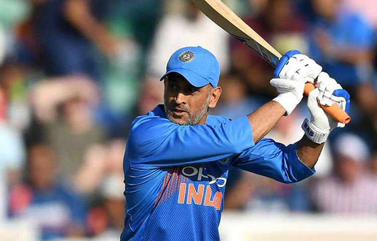 সারা বিশ্বের ক্রিকেটারদের মধ্যে তিনি এই মুহূর্তে সবচেয়ে ফিট, এটা বললে ভুল হবে না। তবে ৪০-এর দিকে এগোচ্ছেন মাহি, তাই ২০১৯ সালের বিশ্বকাপটাই ধোনির শেষ বিশ্বকাপ হতে চলেছে বলে মনে করা হচ্ছে।