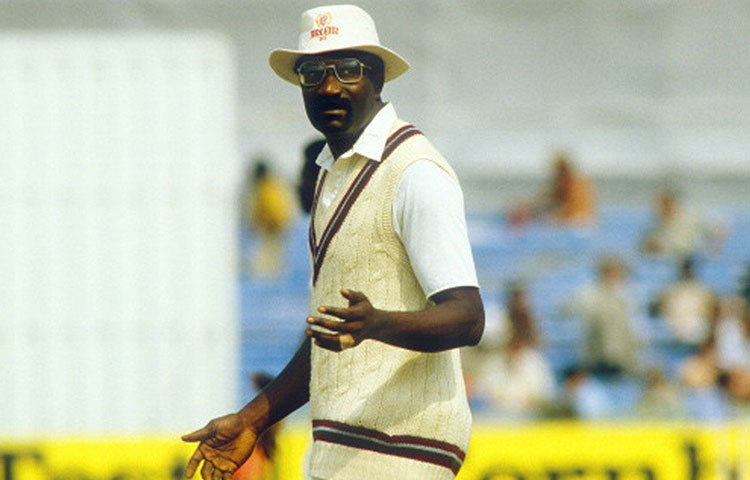 ছয় নম্বরে রাখতে হচ্ছে ক্লাইভ লয়েডকে। ১৯৭৫ সালে বিশ্বকাপ ফাইনালে লয়েডের সেঞ্চুরিতে ভর করেই বিশ্বকাপের খেতাব জেতে ওয়েস্ট ইন্ডিজ।