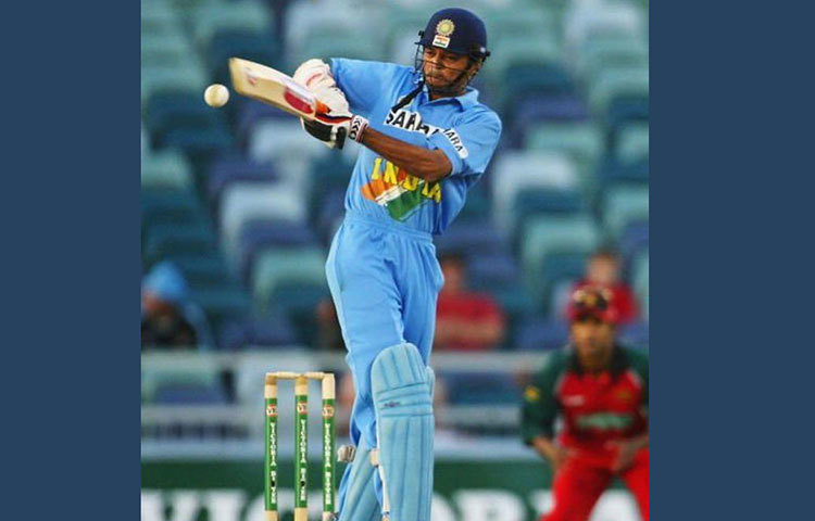 তামিলনাড়ুর হয়ে ঘরোয়া ক্রিকেটে প্রচুর রান করলেও দেশের হয়ে আন্তর্জাতিক মঞ্চে সে ধারাবাহিকতা দেখাতে পারেননি হেমাঙ্গ বাদানি। চার বছর ধরে ওডিআই ক্যারিয়ারে ৪০ ম্যাচ খেলেছেন তিনি। ১টি সেঞ্চুরিসহ ৮৬৭ রান এসেছে বাদানির ব্যাট থেকে।