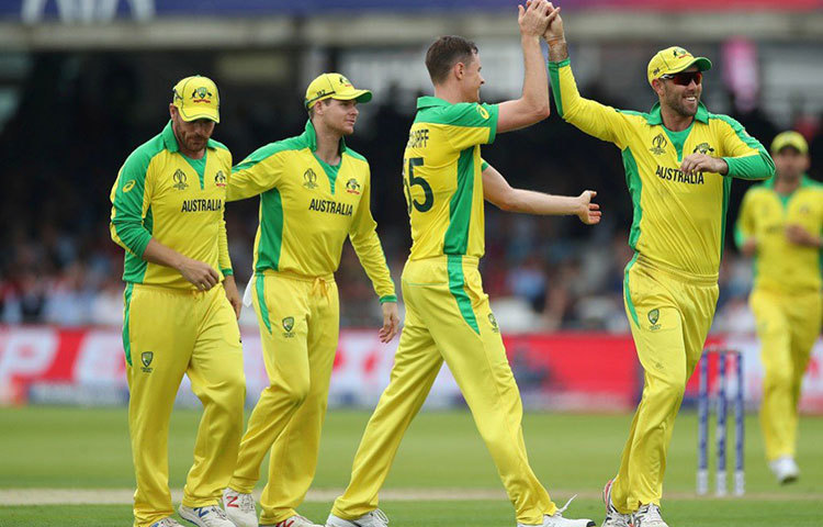 অস্ট্রেলিয়া: টুর্নামেন্টের প্রথম দল হিসাবে শেষ চারে পৌঁছনো অজিদের গ্রাউন্ড ফিল্ডিংও কিন্তু আহামরি কিছু হয়নি। ৪টি মূল্যবান কাচের সুযোগ হাতছাড়া করেছে স্টিভ স্মিথের অস্ট্রেলিয়া।