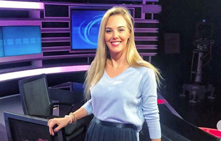 ২০১২ সালে দক্ষিণ আফ্রিকান চ্যানেল কিকনেট-এ জনপ্রিয় ‘ব্রেকফাস্ট শো’ ‘ ড্যাগব্রিক’-এ সঞ্চালনার দায়ভার তার উপর বর্তায়। আন্তর্জাতিক খ্যাতি পেতে শুরু করেন তবে থেকেই।